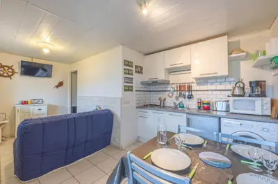Cuisine ou kitchenette dans l'établissement Le Petit Cocon Marin - Appt à 200m de la plage