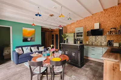 Cuisine ou kitchenette dans l'établissement Le chant des oiseaux - Chalet