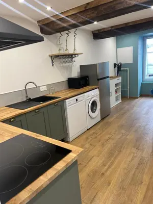 Cuisine ou kitchenette dans l'établissement Maison Privé de bourg 4 personnes