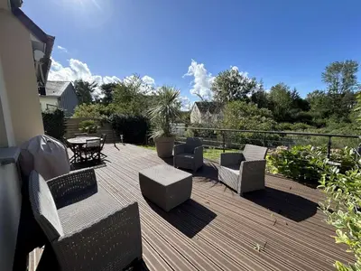 Balcon ou terrasse dans l'établissement Maison calme, proche tennis, 3 chambres, terrasse, Wi-Fi, parking - FR-1-361-554
