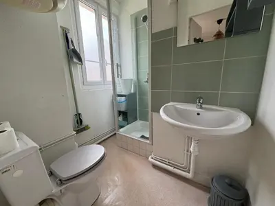 Salle de bains dans l'établissement Appartement Caen théâtre