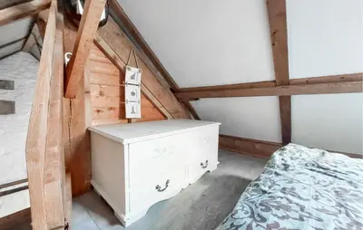 Un ou plusieurs lits dans un hébergement de l'établissement 2 Bedroom Nice Home In Le Ferré