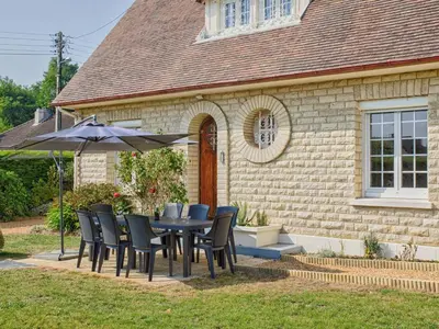 Jardin de l'établissement Maison rétro avec jardin et 5 chambres à Merville-Franceville-Plage - FR-1-788-34