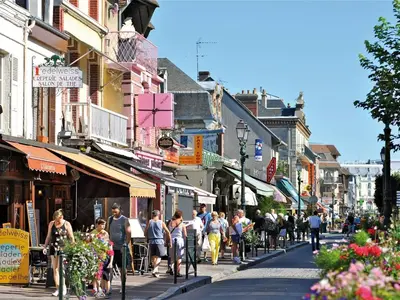 Clients de l'établissement Superbe appartement rénové à Cabourg, face à la mer pour 2 - FR-1-788-33
