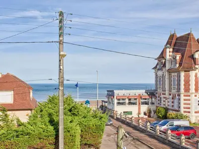 Vue générale sur la mer ou vue sur la mer prise depuis l'appartement