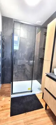 Salle de bains dans l'établissement La maison GUILLAUME