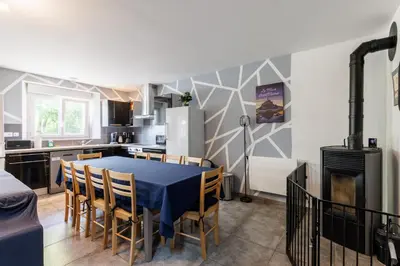 Cuisine ou kitchenette dans l'établissement Dodo Normand 3 chambres bedrooms - Poêle à granulés - Linge - Ménage - Inclus