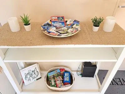 Bibliothèque dans l'appartement