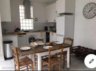Cuisine ou kitchenette dans l'établissement Villa Chantereyne entrée de plage, 8 couchages