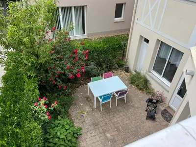 Jardin de l'établissement Villa Chantereyne entrée de plage, 8 couchages