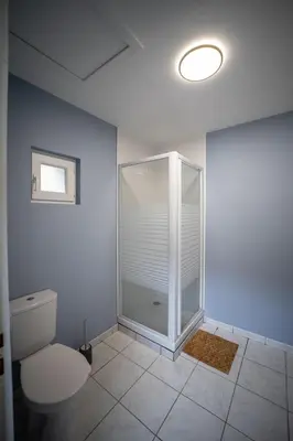 Salle de bains dans l'établissement Les bottines