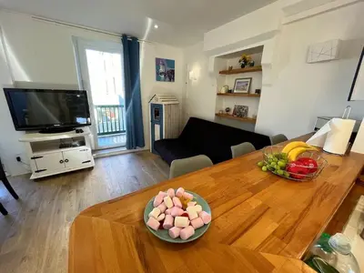 Télévision ou salle de divertissement dans l'établissement Le Maxaudant Duplex avec Balcon et Vue sur Mer