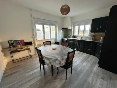 Cuisine ou kitchenette dans l'établissement Gite Bonheur du Pré-Salé