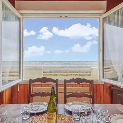 Holiday Home Les pieds dans l'eau by Interhome