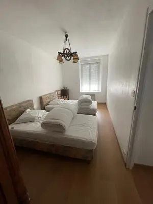 Un ou plusieurs lits dans un hébergement de l'établissement Maison 3 chambres pour 6 pers