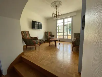 Télévision ou salle de divertissement dans l'établissement Maison 3 chambres pour 6 pers