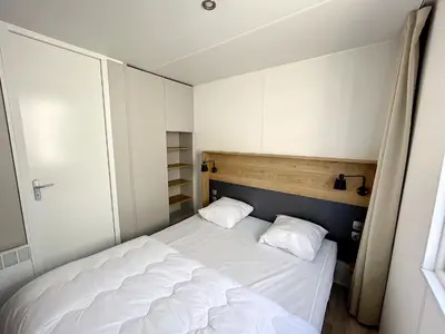 Plan de l'établissement Mobil-home Grand Confort, 4 pers, 2 ch, Piscine chauffée, Wifi, Animaux, Parking - FR-1-361A-93