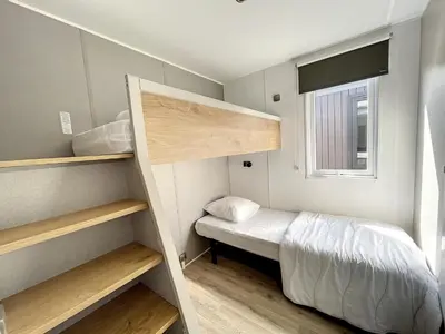 Plan de l'établissement Mobil-home Grand Confort, 4 pers, 2 ch, Piscine chauffée, Wifi, Animaux, Parking - FR-1-361A-93