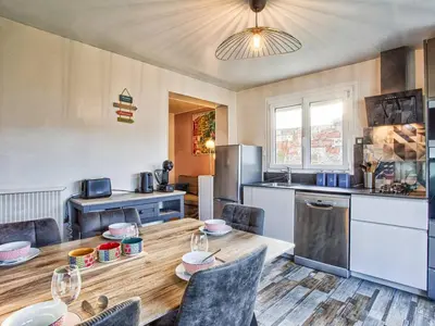 Cuisine ou kitchenette dans l'établissement Maison de plain-pied avec jardin privé et terrasse à Cabourg - FR-1-788-40