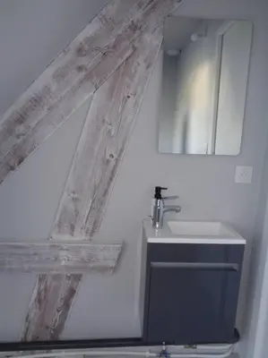 Salle de bains dans l'établissement Maison avec terrain clos