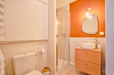 Salle de bains dans l'établissement Appt cosy Cabourg 2 min plage 5 min thalasso
