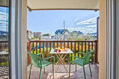 Vue générale sur la montagne ou vue sur la montagne depuis l'appartement