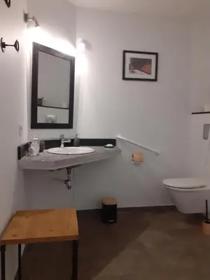 Salle de bains dans l'établissement Retour aux Sources