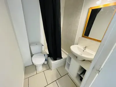 Salle de bains dans l'établissement Banyo, Studio 1p proche centre ville