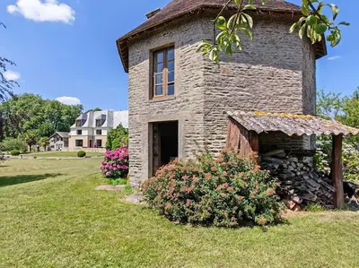 Jardin de l'établissement Domaine de l'îsle Manière 10 pers