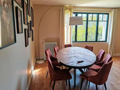 Coin salon dans l'établissement Domaine de l'îsle Manière 10 pers