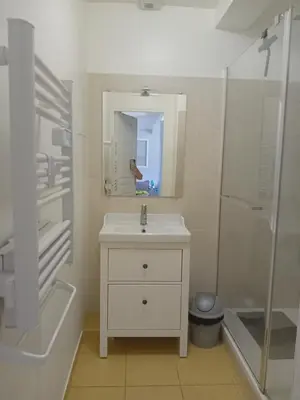 Salle de bains dans l'établissement Gîte du Buron 6 8 personnes