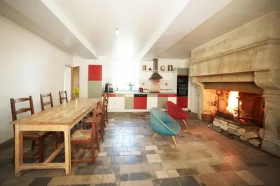 Cuisine ou kitchenette dans l'établissement Chambre Des Prés à la ferme de Franqueville