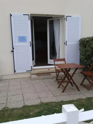 Plan de l'établissement F2 et JARDINET FACE ET ACCES DIRECT MER