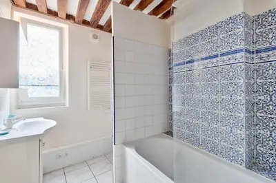 Salle de bains dans l'établissement Appartement quartier Vaugueux