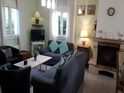 Télévision ou salle de divertissement dans l'établissement Sea View Family Escape