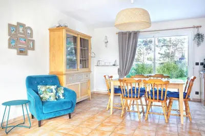 Coin salon dans l'établissement Le Poulpe Bleu - Maison 6p avec jardin