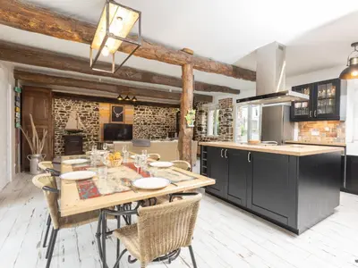 Cuisine ou kitchenette dans l'établissement Holiday Home Tiegezh by Interhome