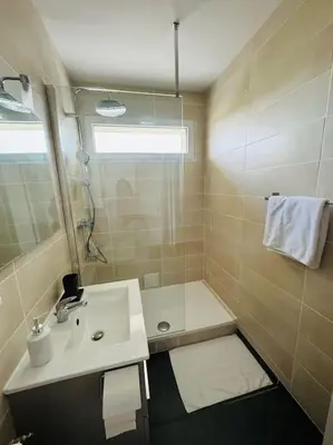 Salle de bains dans l'établissement Appartement résidence calme proche centre-ville