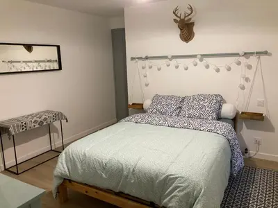 Un ou plusieurs lits dans un hébergement de l'établissement 3 Chambres à louer chez habitant
