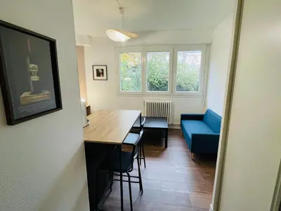 Coin salon dans l'établissement Wolk, Joli appt une chambre