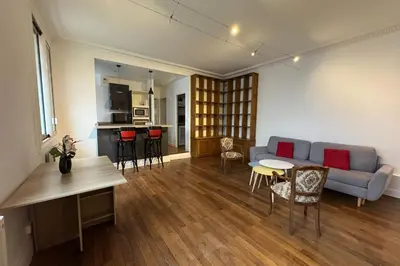 Cuisine ou kitchenette dans l'établissement Charming apartment in the center of Caen