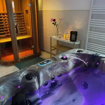 Jacuzzi & Sauna privatifs - Vue mer