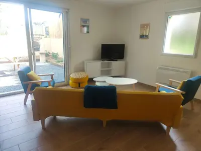 Télévision ou salle de divertissement dans l'établissement Gîte 6 personnes