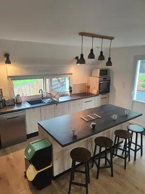 Cuisine ou kitchenette dans l'établissement Gîte 6 personnes