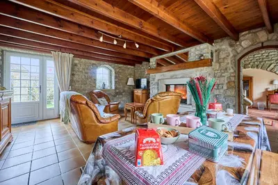 Coin salon dans l'établissement La Maison de Lallier - à 35 min de Cherbourg