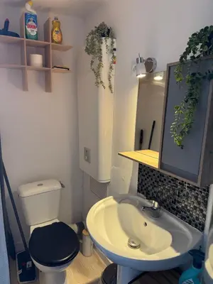 Salle de bains dans l'établissement Le Cocon de la Baie