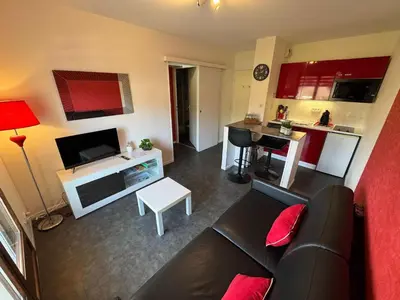 Cuisine ou kitchenette dans l'établissement Confortable 2 pièces calme à 200 m plage wifi