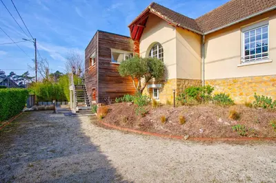Jardin de l'établissement Villa Garcane à 200 m de la mer - Cabourg