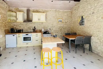Cuisine ou kitchenette dans l'établissement Gîte du Manoir de l'Abbaye