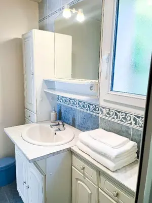 Salle de bains dans l'établissement Gîte 